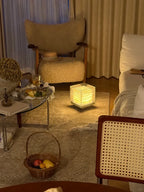 Andaz Chi Yutang Table Lamp