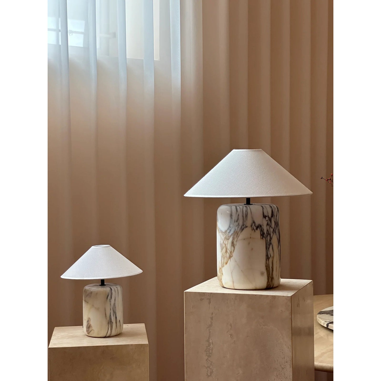 Block Calacatta Oro Table Lamp