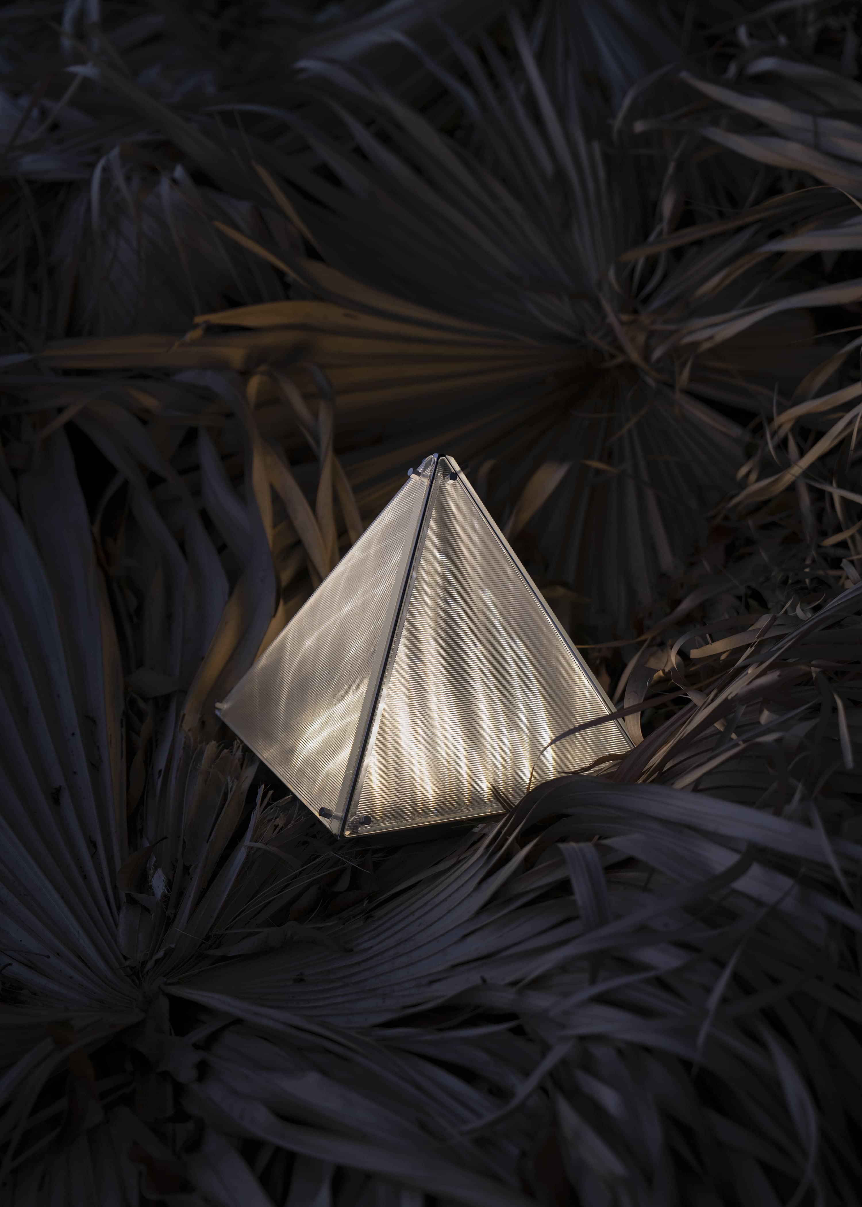 Fragment #04 Table Lamp