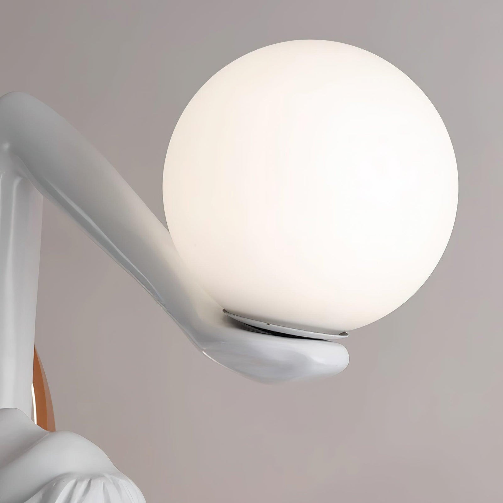 Frigg Sculpture Floor Lamp