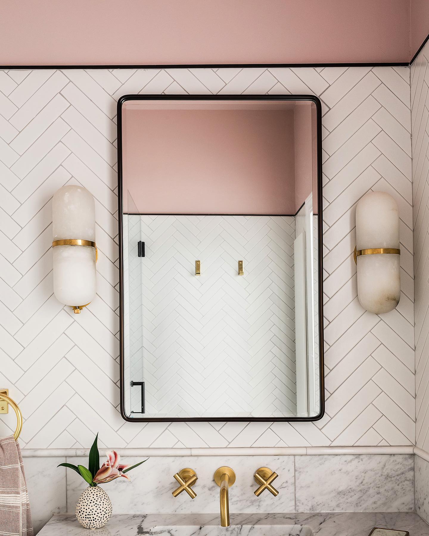 Mcgivern Sconce
