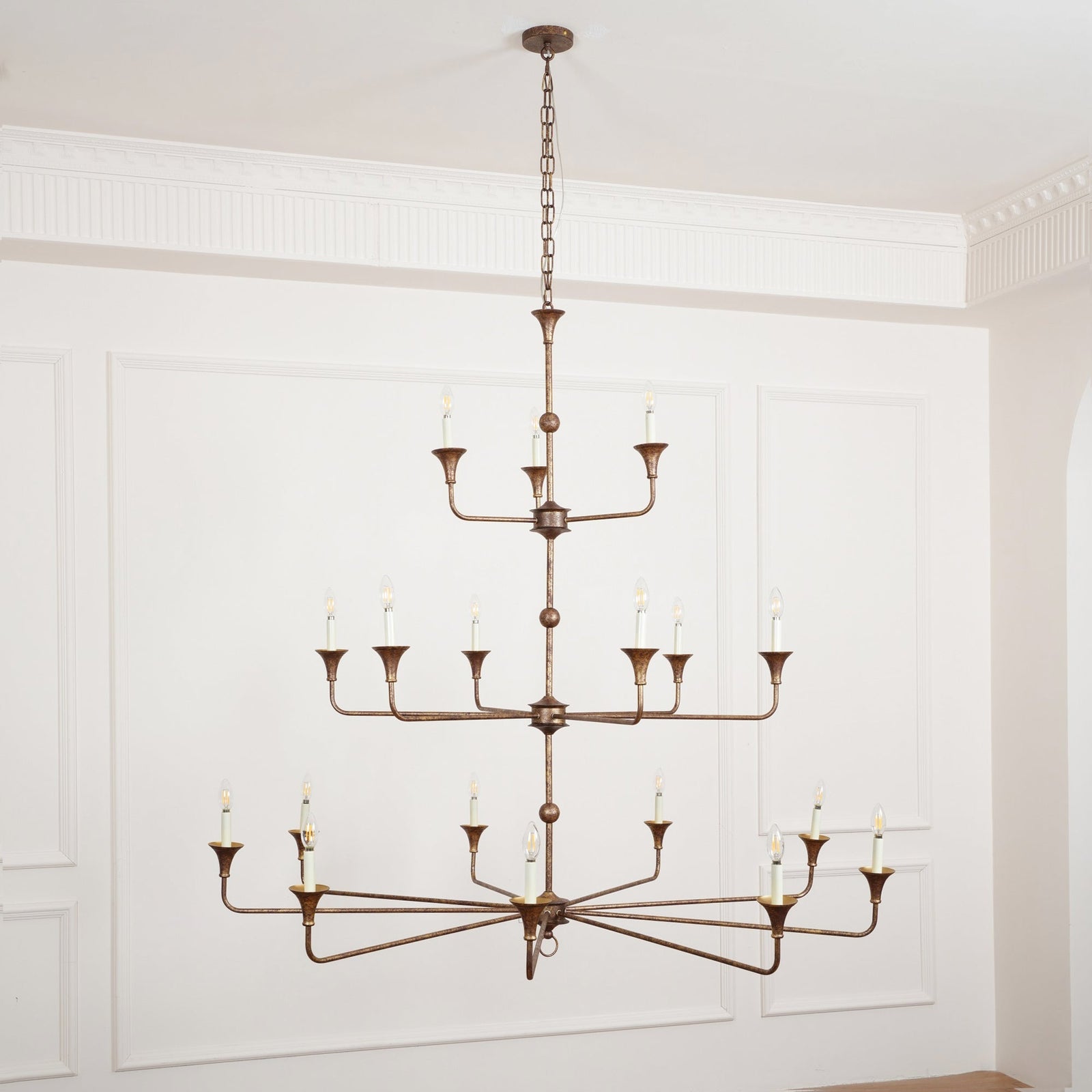 Tolly Grande Chandelier