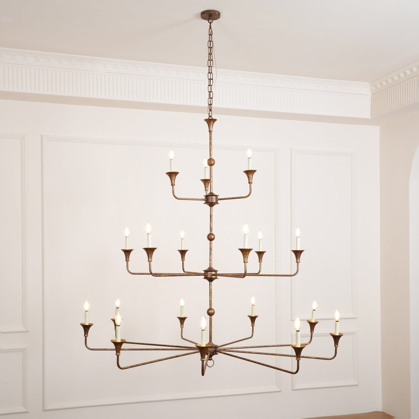Tolly Grande Chandelier