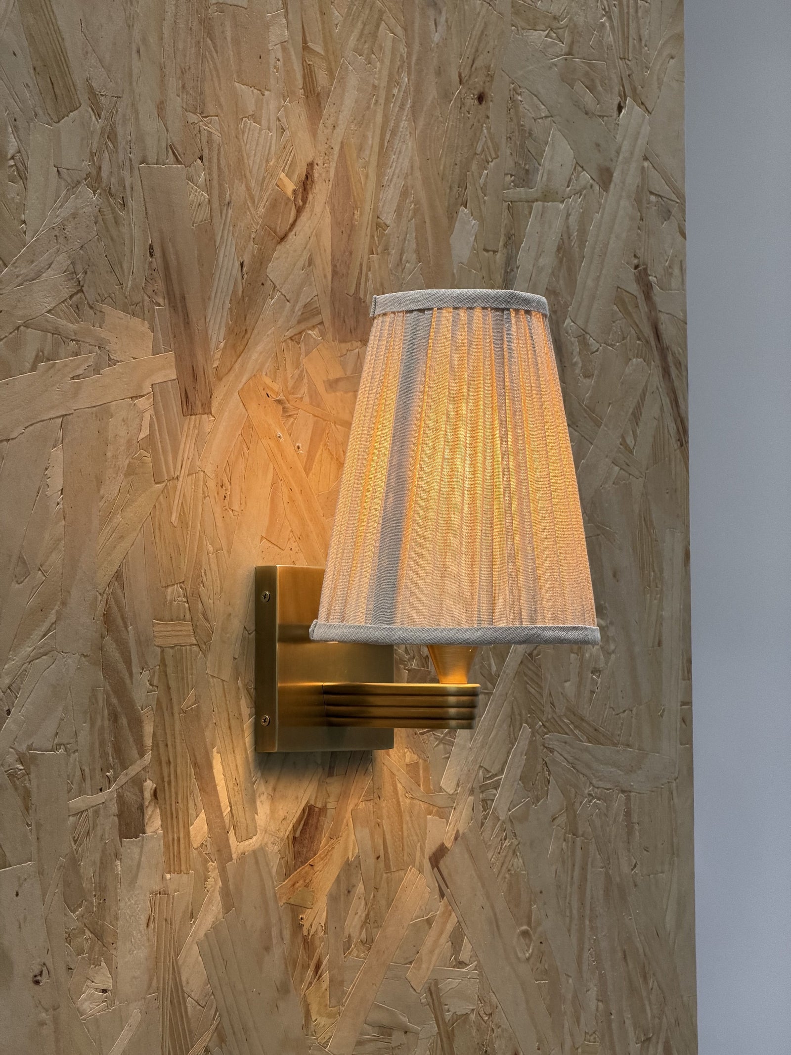 Viola Wall Sconce