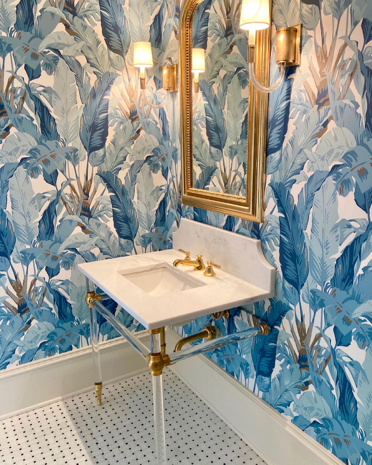 Vivian Single Sconce