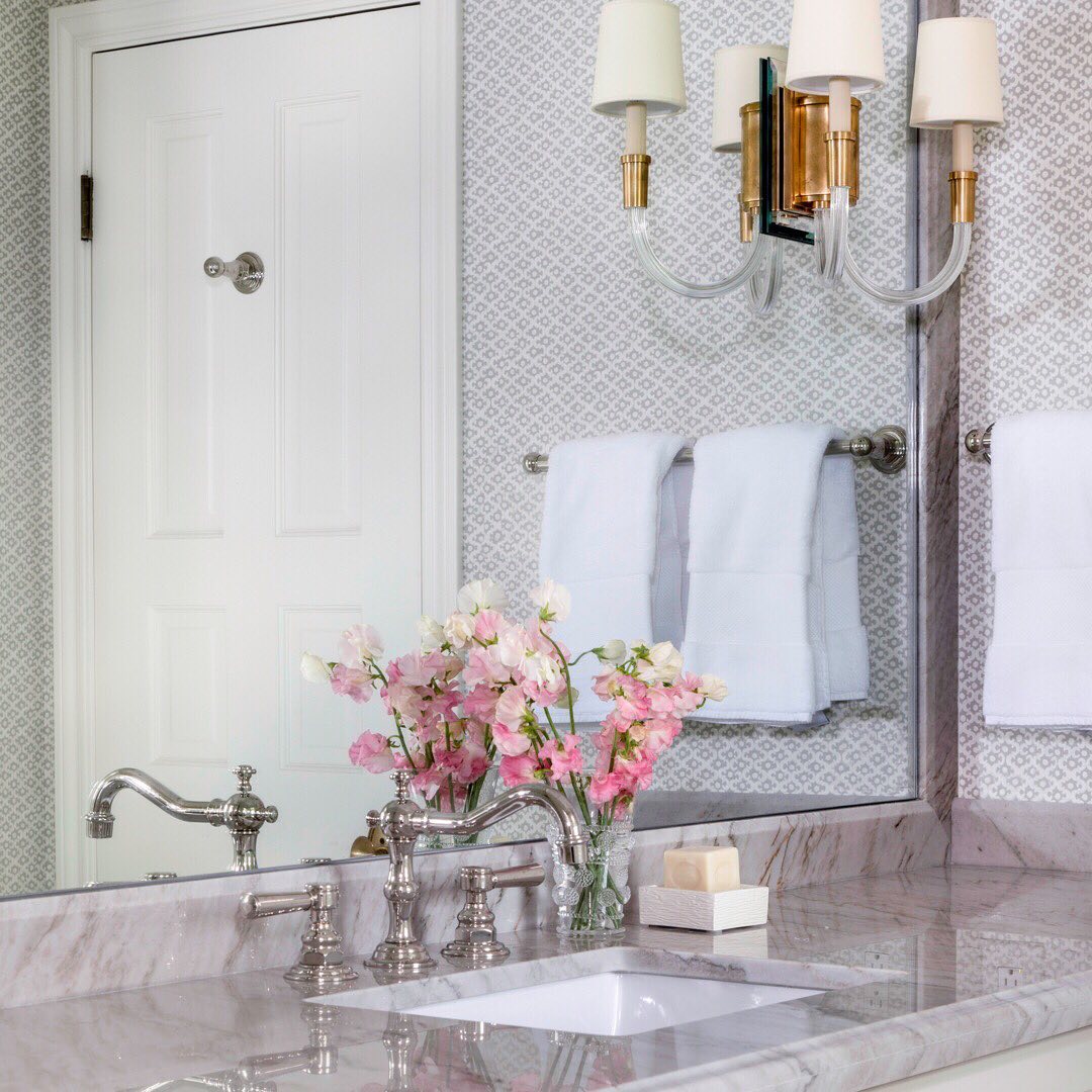 Vivian Single Sconce