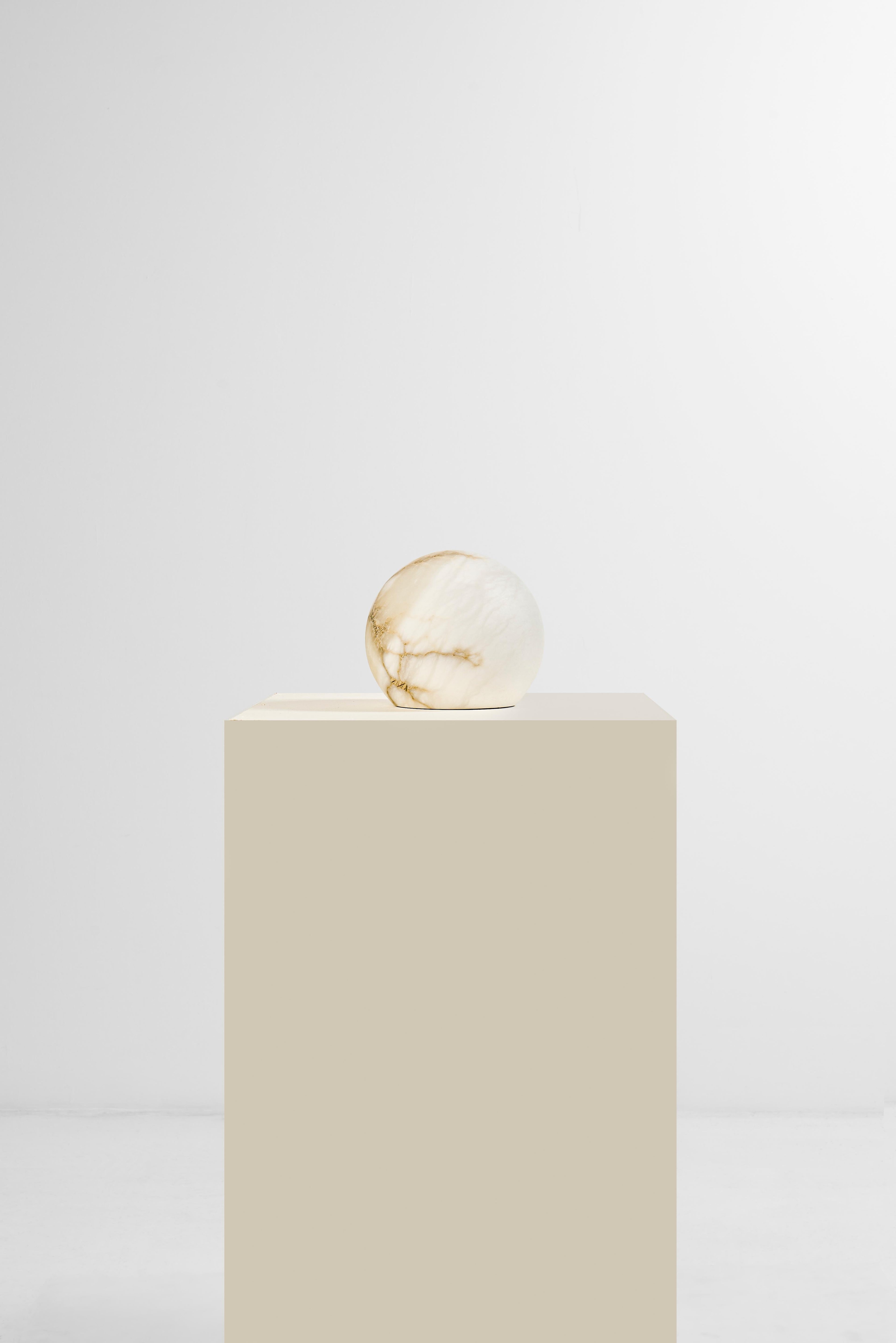 Moon Wireless Table Lamp